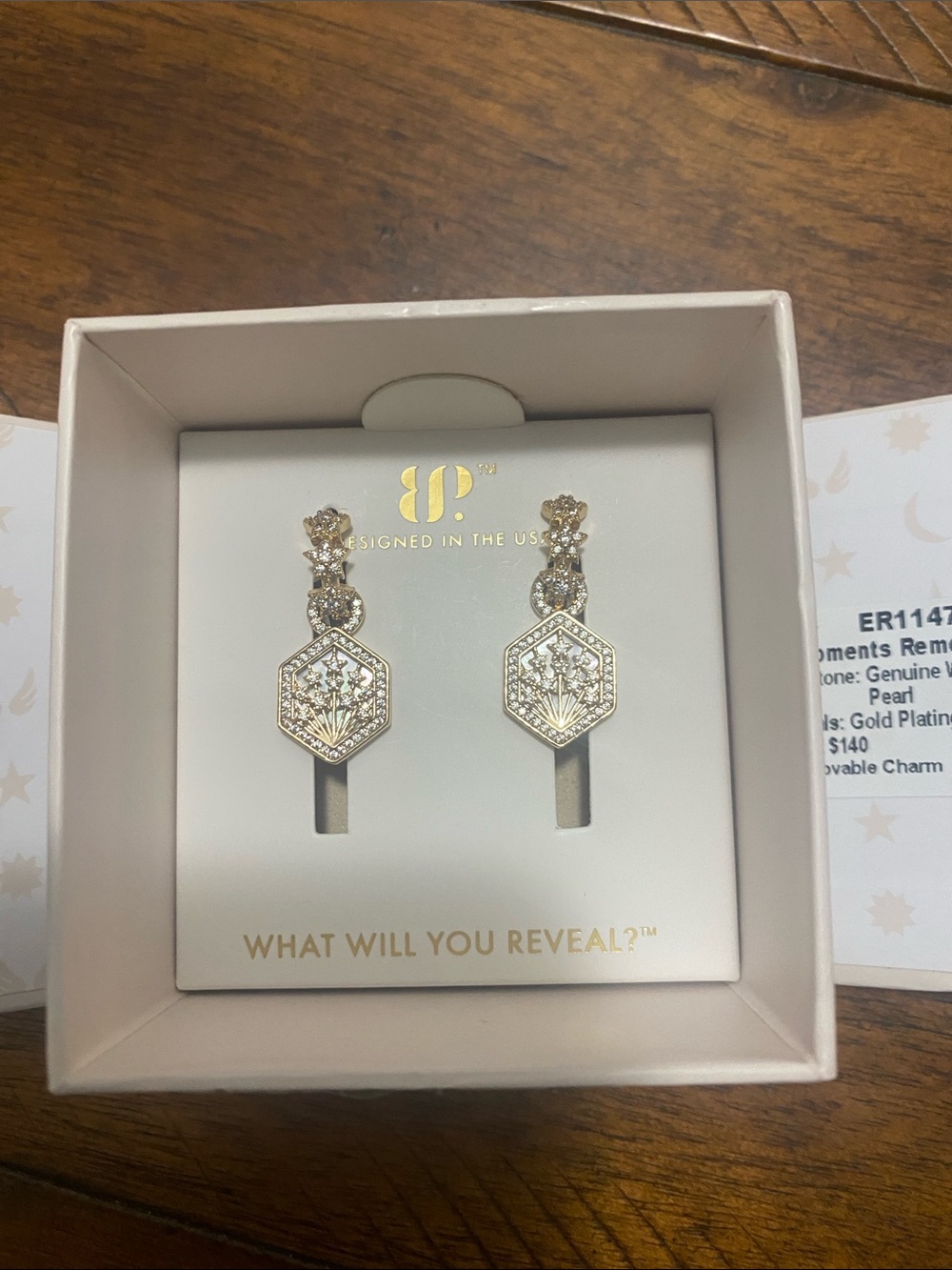 Bomb Party Halo Earrings - Genuine White - Mother of Pearl - Gold Plating